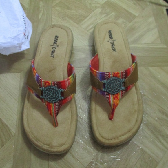 Minnetonka Sandals New with Box size 8 "Marana" - Picture 3 of 4